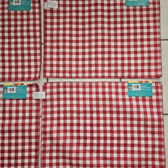 The Pioneer Woman Heritage Patchwork Placemats (4) - Picture 9 of 13